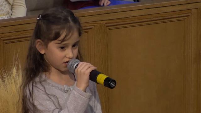 "Яблоко" - Стихотворение Виолетты Медведской смотреть онлайн