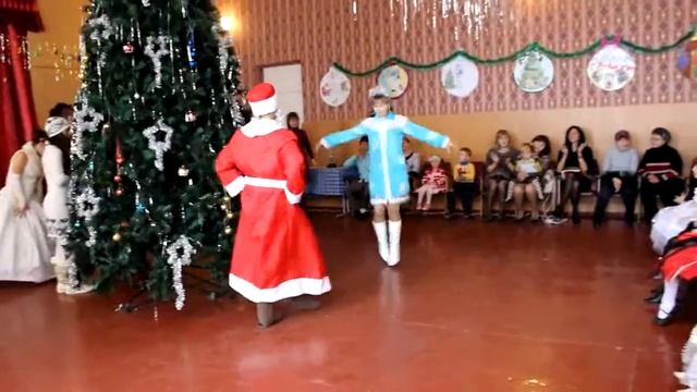 3 Танец Снегурочки и деда Мороза смотреть онлайн