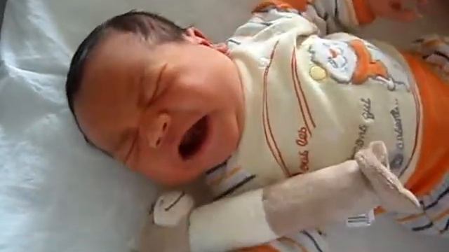 Benjamin Adams in his hospital bed, 27 April 2011 смотреть онлайн