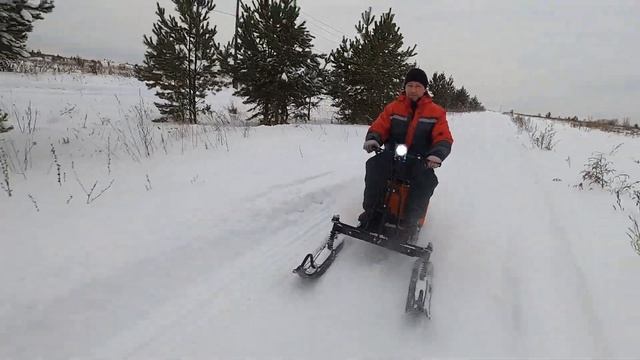 Покатушки. Компактный мотобуксировщик ДЕЛЬТА 2 с лыжным модулем, гусеница 380х2171 мм смотреть онлайн