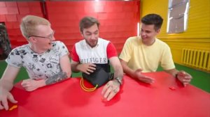 в новом ролике Дюшес они вытошили первые буквы своего имени