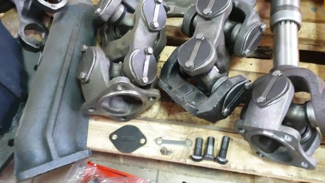 Карданы Т-150. Кардан передний, вилка двойная средняя, вилка двойная задняя, крестовины смотреть онлайн