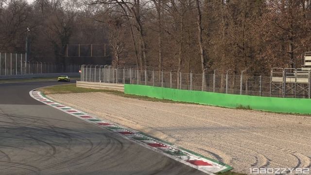 2020 Audi R8 LMS GT2 in action on track: Accelerations, Downshifts & V10 Sound! смотреть онлайн
