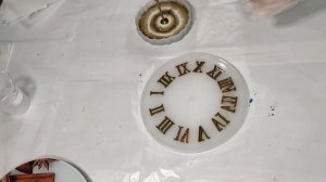 Часы эпоксидной смолой с использованием молда (силиконовой формы).Проба.Это не реклама смолы