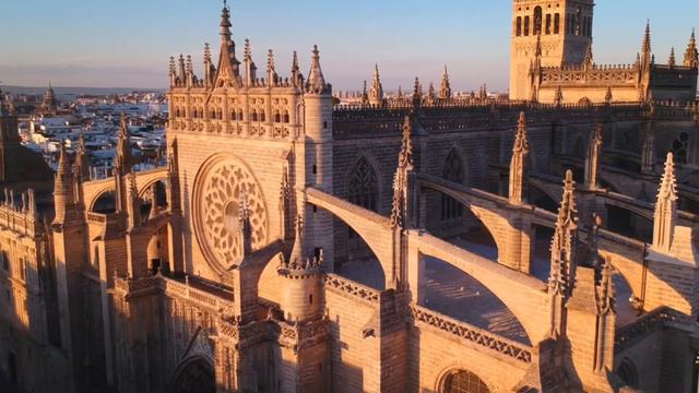 Seville, Spain - aerial 360 city tour смотреть онлайн