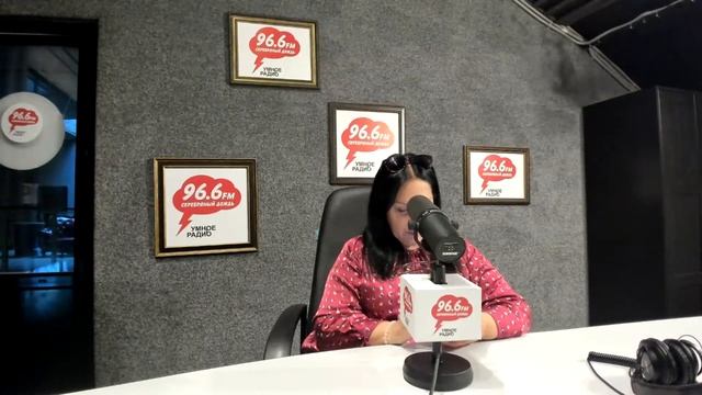 Утренняя рубрика "Стильный коучинг с Юлией Булгаковой" смотреть онлайн