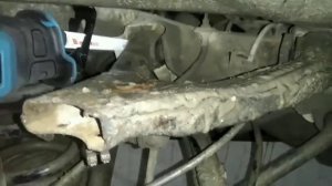 Mitsubishi pajero 3 замена сайлентблоков заднего верхнего рычага