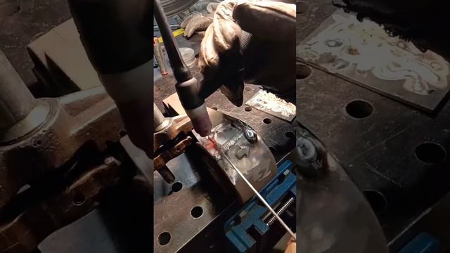 О сварке за 60 секунд (ремонт кронштейна Лачетти) смотреть онлайн