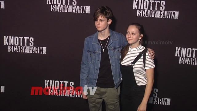 Ty Simpkins "Knotts Scary Farm 2016" Black Carpet смотреть онлайн