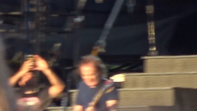 Guns N' Roses And Angus Young (AC/DC) - Whole Lotta Rosie 12-07-2017 Goffertpark Nijmegen