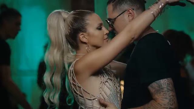 Mc Yankoo feat Milica Todorovic Ljubi me budalo official Video смотреть онлайн