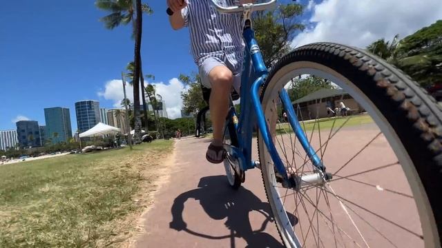 Beach cruisers are not as good as city bikes for practical urban cycling and bike commuting смотреть онлайн