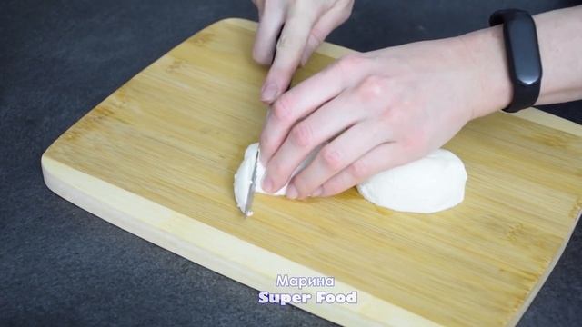 СМЕШИВАЮ МАНКУ С ВОДОЙ И ГОТОВЛЮ ЛЮБУЮ ВЫПЕЧКУ! Такую пиццу любят ВСЕ ☆ (МИНИ ПИЦЦА на манке) смотреть онлайн