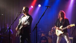 01 Spirit of Smokie - I'll meet you at midnight / Lay back in the arms of someone