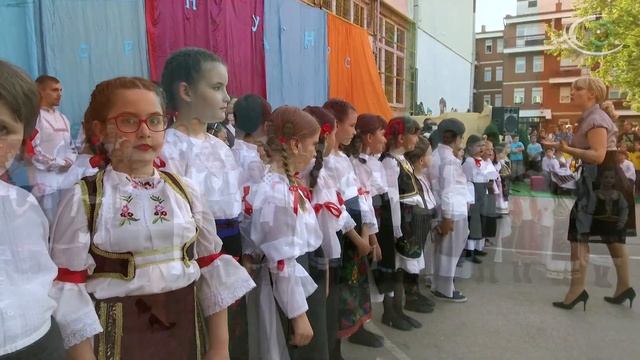 Hor "LEPTIRIĆI" OŠ "Ćele kula" • Ovo je Srbija смотреть онлайн