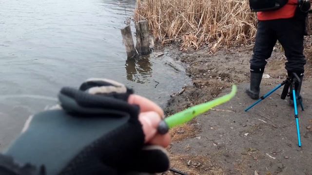 Рыбалка.Спининг.Озеро ,,рыбное место" пос.Дергачи смотреть онлайн
