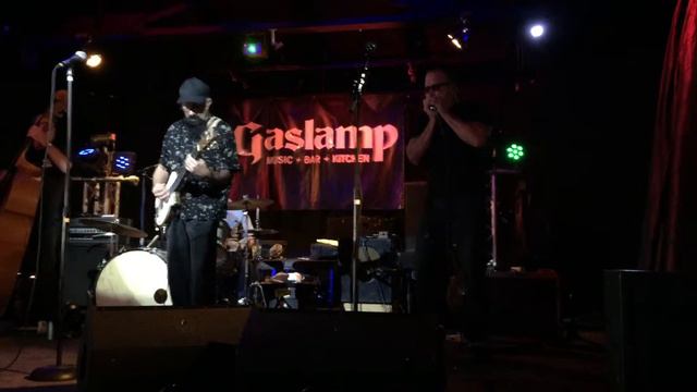 2000lbs of Blues w/special guest Big Jon Atkinson смотреть онлайн