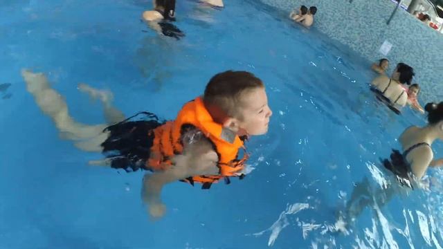 Заглянул в Московский аквапарк Мореон смотреть онлайн