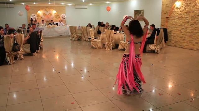 Восточный танец на свадьбе. Донецк Макеевка. смотреть онлайн