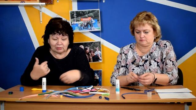 В ПЕРВОМ КЛАССЕ СМОТРЯТ НА СНЕЖИНКИ! Разговор в учительской о секретах первого класса в школе смотреть онлайн