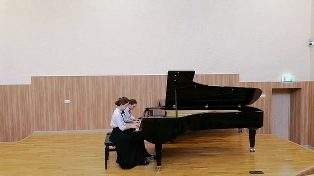 Фортепианное трио в составе: Глазкова Александра, Саниева Ксения, Ахметшина Ралина смотреть онлайн