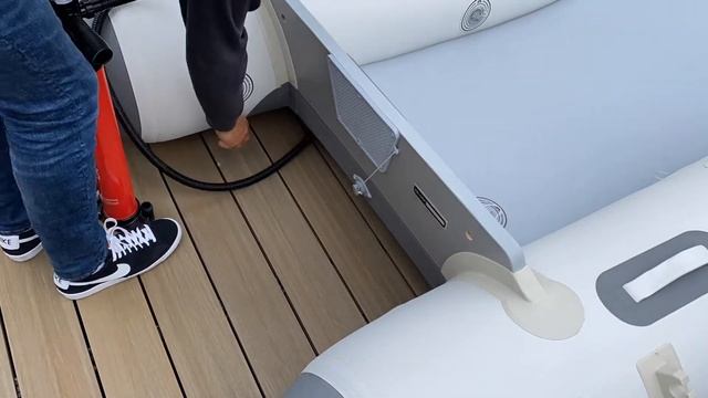 Unboxing And Setting Up Aqua Marina Aircat 2.85m Inflatable Catamaran DEMO смотреть онлайн