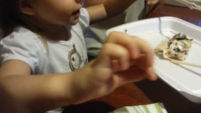 Viktoriya 24.07.2016 Как правильно держать палочки для суш. смотреть онлайн