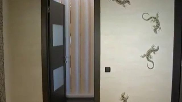 Декор стен объёмными ящерицами из декоративной штукатурки и роспись детской комнаты.