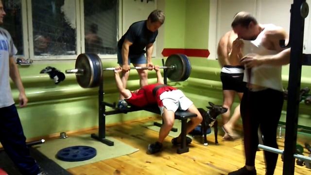 Мировой рекорд по жиму лежа смотреть онлайн