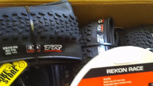 Dettagli Tasselli Nuovo Maxxis Rekon Race 29