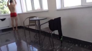ДОМЕРА В ТРУСАХ ЗАКРЫЛИ НА БАЛКОНЕ