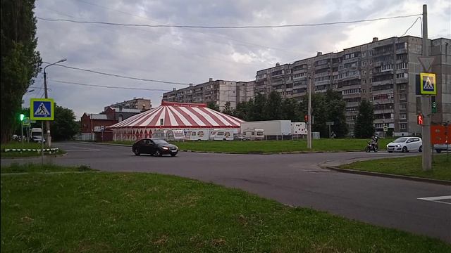 Светофоры на перекрёстке Энтузиастов/Заводской проезд (Железногорск 10/6/24) смотреть онлайн