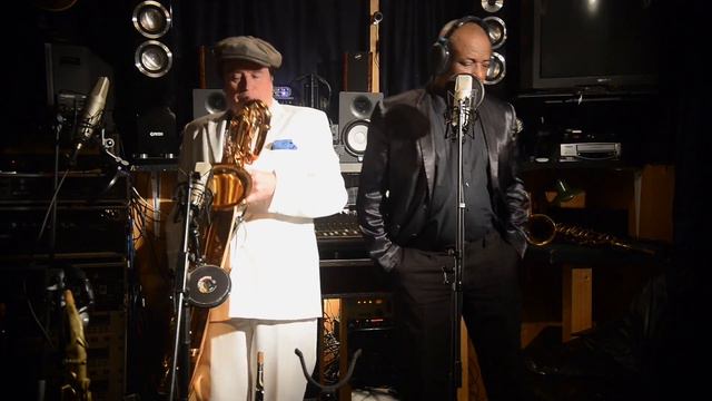Lee Mayall presenting the Antigua pro one baritone featuring James Robinson смотреть онлайн