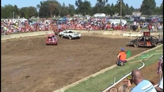 Ford Festiva Vs New Yorker and other full sze cars at New London смотреть онлайн