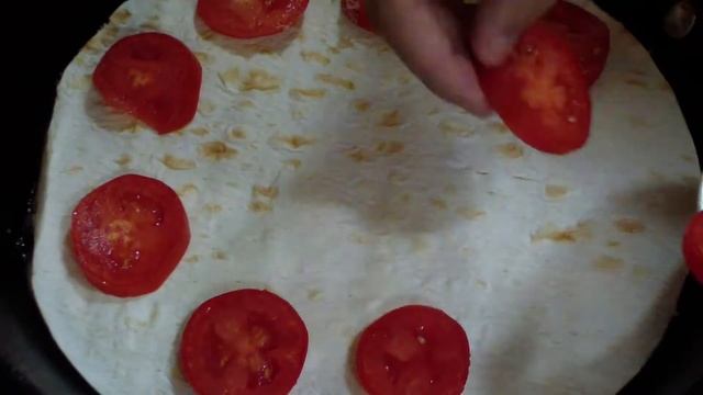 Что приготовить на завтрак? Сэндвич из лаваша с колбасой и сыром смотреть онлайн