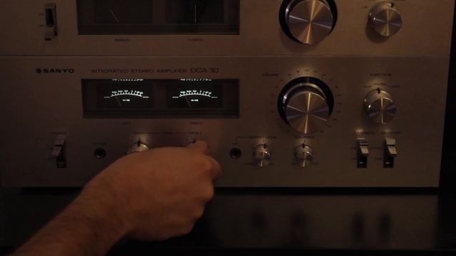 Sanyo DCA-30 Integrated Stereo Amplifier (Vintage) смотреть онлайн