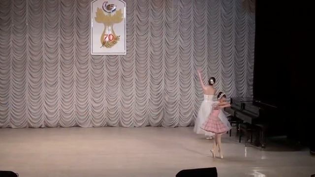 Задкова Анна, 10 лет.г.Похвистнево Самарская область.Шуберт Ф. Хор.миниатюра "Девочка и Эхо". смотреть онлайн