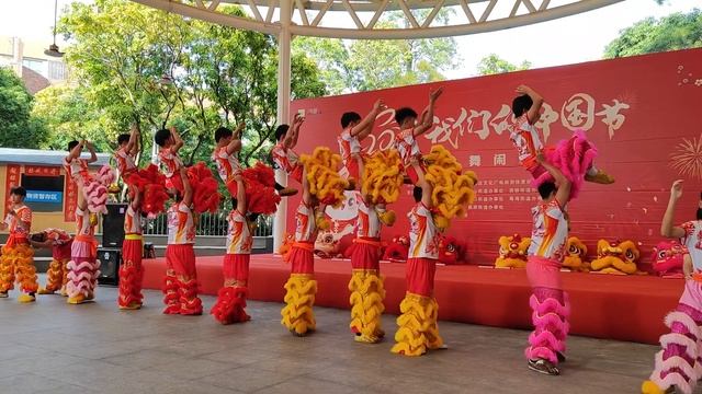 Танец льва шон на Китайский новый год2023(репетиция)/Chinese New Year 2023 Lion Dance (Rehearsal) смотреть онлайн