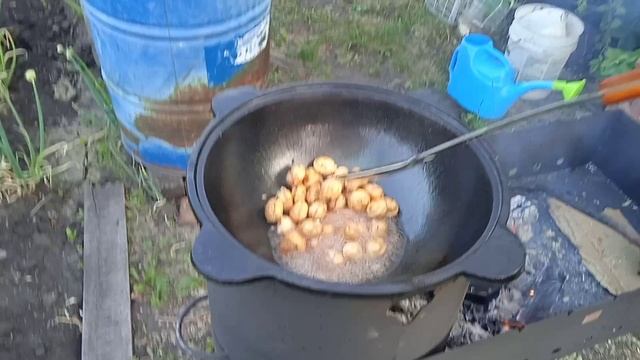 пельмени,в казане. смотреть онлайн