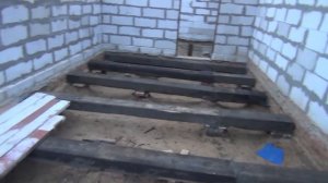 Деревянный пол в гараже, выложил лаги