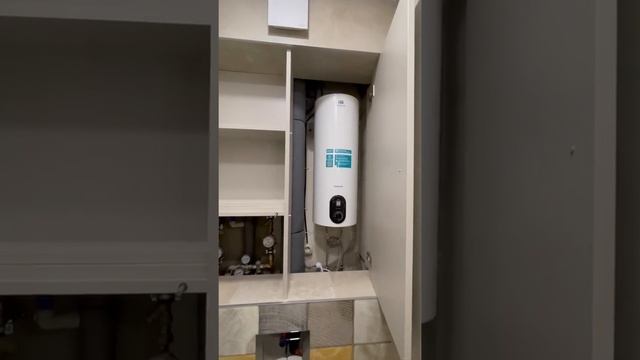 Шкаф в туалете с местом хранения смотреть онлайн