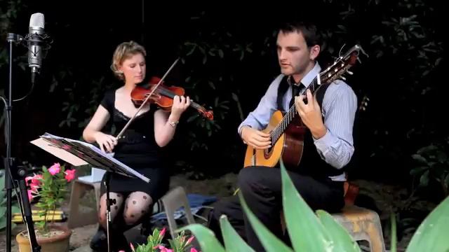 Mimosa Duo performing at Zubi Cafe 2011 смотреть онлайн