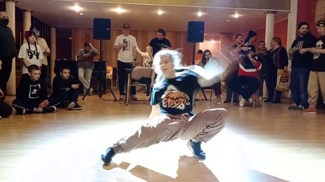Bgirl Katana Vs Bgirl Фишка ХИП ХОП В МАССЫ