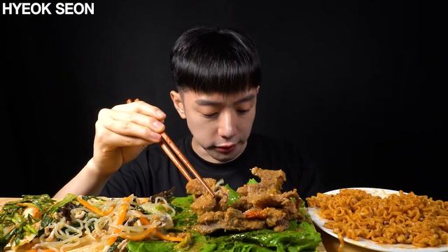ASMR MUKBANG | PORK BARBECUE & KOREAN SPICY NOODLES & JAPCHAE | 돼지갈비 불닭볶음면 잡채 김부각 김치 | EATING SOUND смотреть онлайн