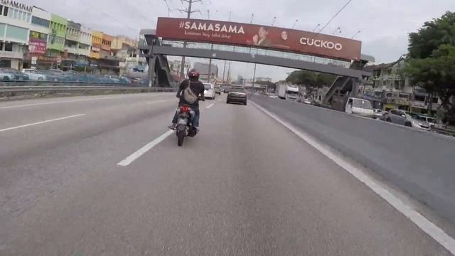 yamaha nvx aerox vs chase y15 full throttle in traffic jam dangerous смотреть онлайн