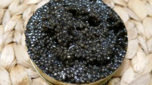 Как отличить черную икру от подделки - видео инструкция