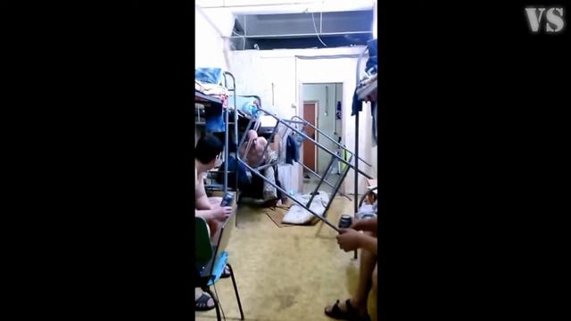 Упал с кровати смотреть онлайн