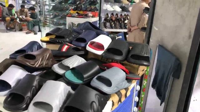 Lahore Shoes Market| Branded Shoes in Lahore| Chashman Market Kareem Block | Branded Shoes in Lahor смотреть онлайн