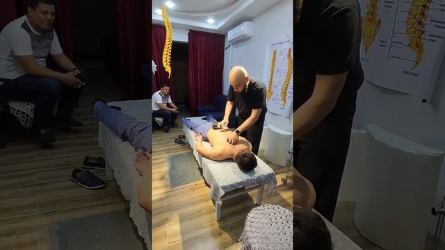 Еще одна жесткая правка ОДА. Декомпрессия. Разворачиваем ротированный позвонок. Ставим на место кпс смотреть онлайн