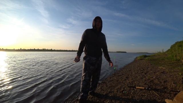 Фидерная рыбалка в сильный ветер! Ветер не помешал поймать крупняк! Рыбалка на каме смотреть онлайн